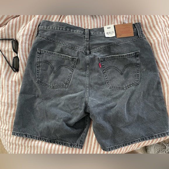 NWT LEVIS 501 MID LENGTH DARK DENIM SHORTS - Picture 4 of 4